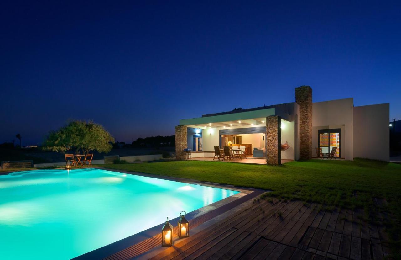 Cristelia Seafront & Pool Villa Lakhania Extérieur photo